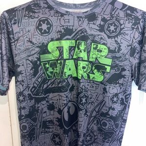 STAR WARS Boys Sz 18 shirt 100% polyester. Like New.